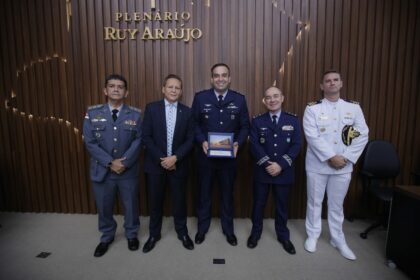 Em Sessão Especial na Aleam, Adjuto Afonso homenageia os 55 anos de atuação do Esquadrão Arara da FAB