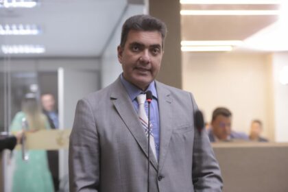 Deputado Abdala Fraxe questiona paralisação da Azul Linhas Aéreas dos voos para Eirunepé