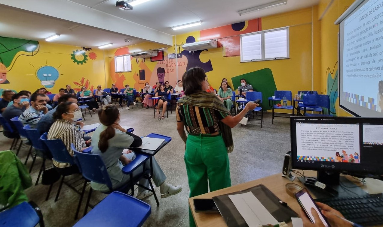 Prefeitura promove curso de atualização em pré-natal para mais de 450 profissionais de saúde
