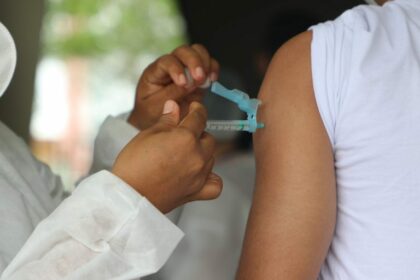 Vacinação contra gripe alcança 61,5% de cobertura no Amazonas