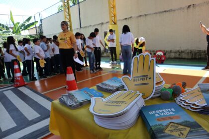 Prefeitura leva atividade educativa de trânsito para escola da zona Oeste