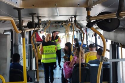 Prefeitura de Manaus faz ação educativa no Terminal 5, no São José