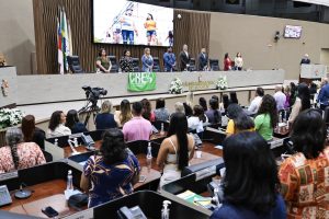 Rodrigo Sá destaca protagonismo dos assistentes sociais em sessão solene na Câmara Municipal