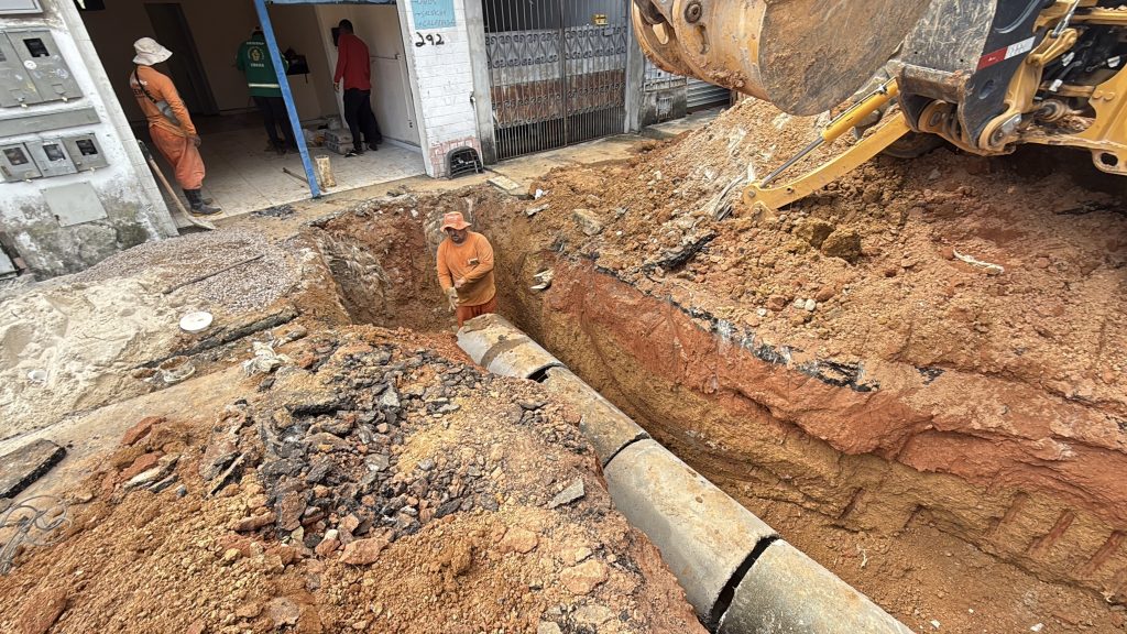 Prefeitura de Manaus avança com serviços de infraestrutura do programa ‘Mutirão no Bairro’ no Alvorada