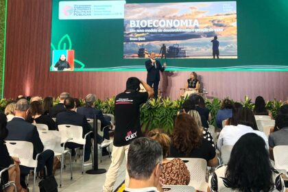 Prefeitura participa de congresso internacional que discute controle e políticas públicas em Manaus