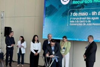 Governo do Amazonas firma acordo com Agência Nacional de Águas para fortalecer gestão dos recursos hídricos