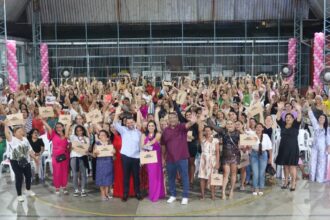 Ivo Neto celebra o dia das mães ao lado de 500 mulheres em evento especial