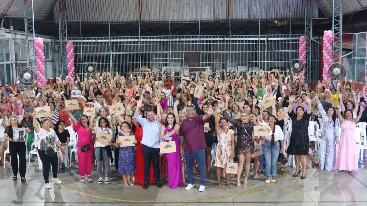 Ivo Neto celebra o dia das mães ao lado de 500 mulheres em evento especial