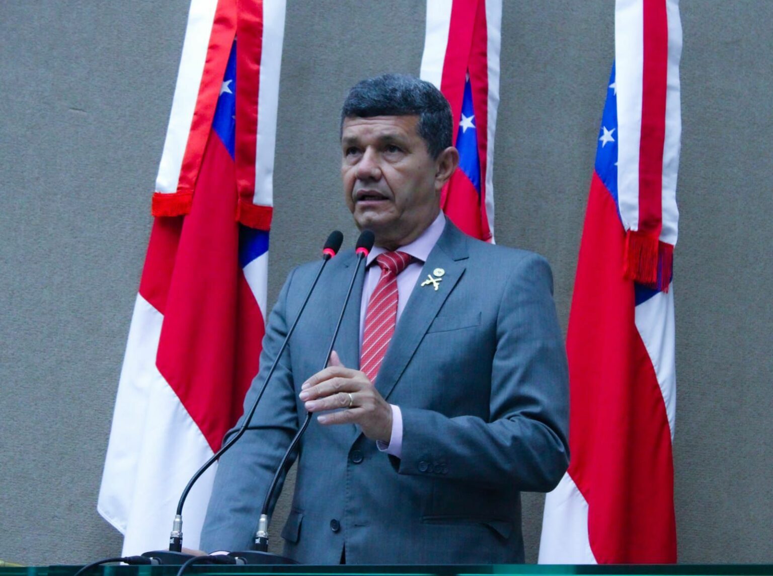 Lei de Comandante Dan poderia ter protegido idosos contra as fraudes do INSS, mas ainda aguarda regulamentação
