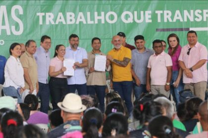 Governador Wilson Lima assina ordem de serviço para início das obras de recuperação do sistema viário de Rio Preto da Eva