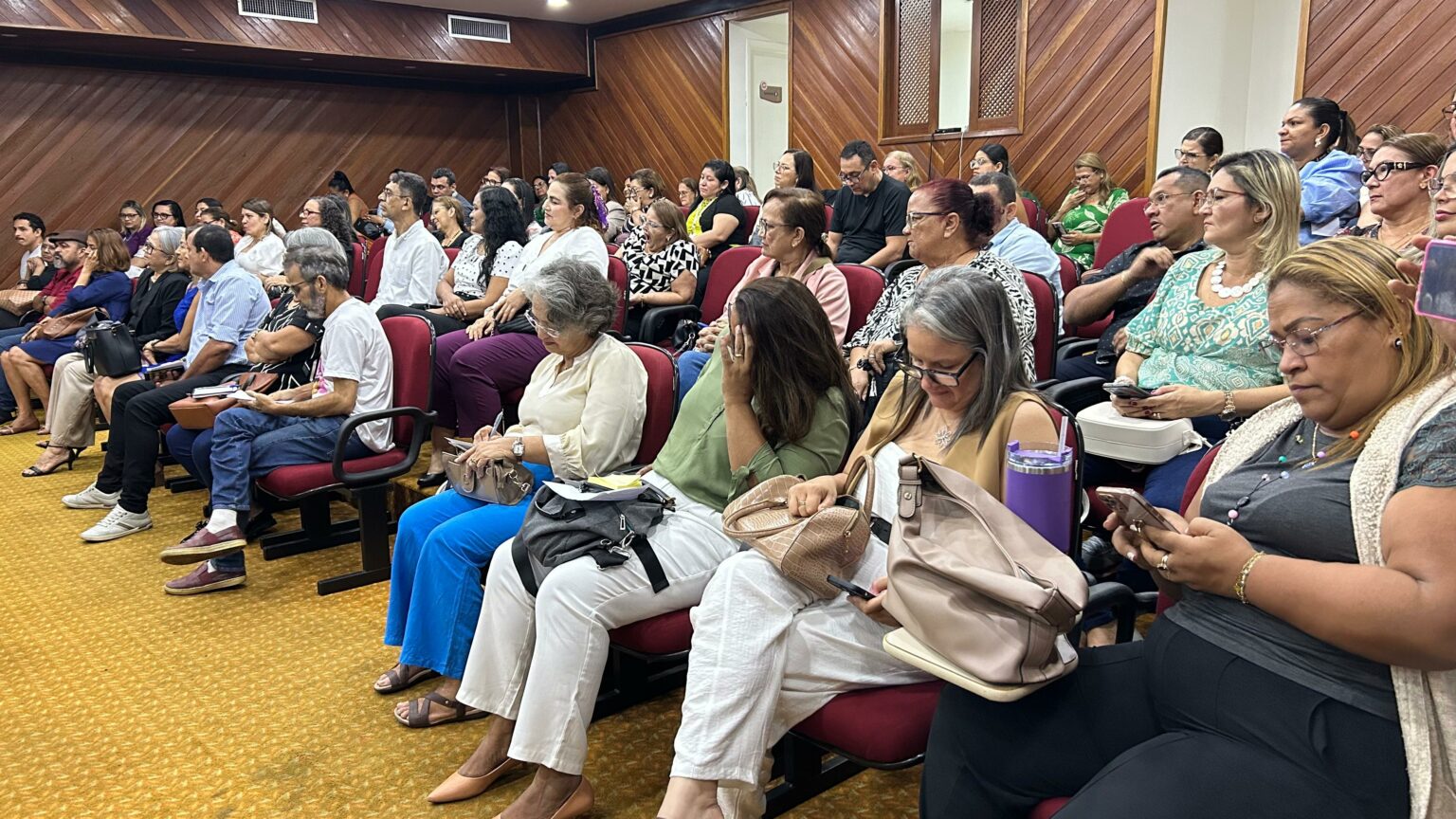 Gestores das escolas da Prefeitura de Manaus participam de palestra de sensibilização com o Ministério Público