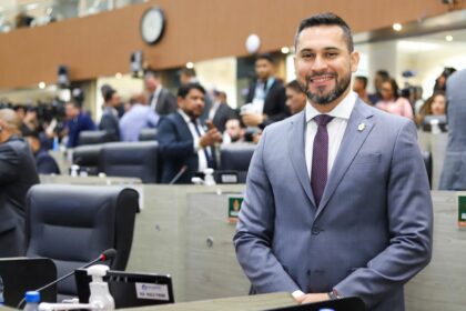 Paulo Tyrone protocola PL que exige transparência na fiscalização eletrônica de trânsito em Manaus