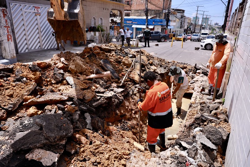 PMM atua na recuperação de drenagem no bairro São Raimundo
