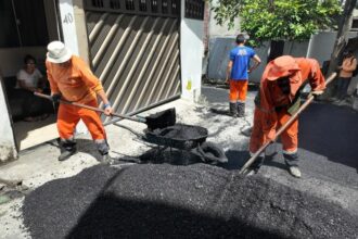 Prefeitura de Manaus realiza recuperação asfáltica no bairro Aleixo