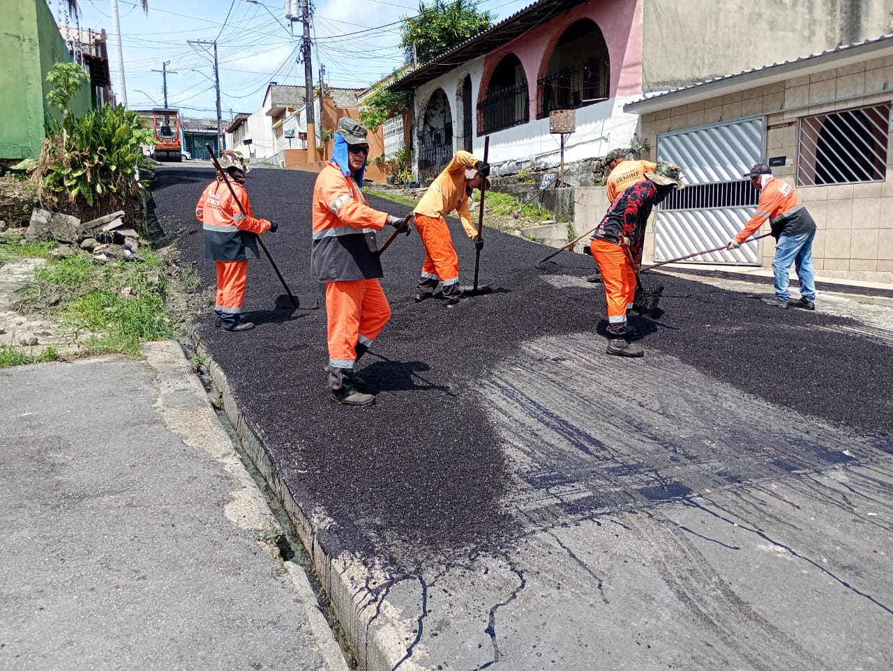 Prefeitura de Manaus realiza recuperação asfáltica no bairro Parque 10
