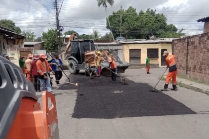Prefeitura de Manaus realiza serviços de infraestrutura nas zonas Norte e Leste