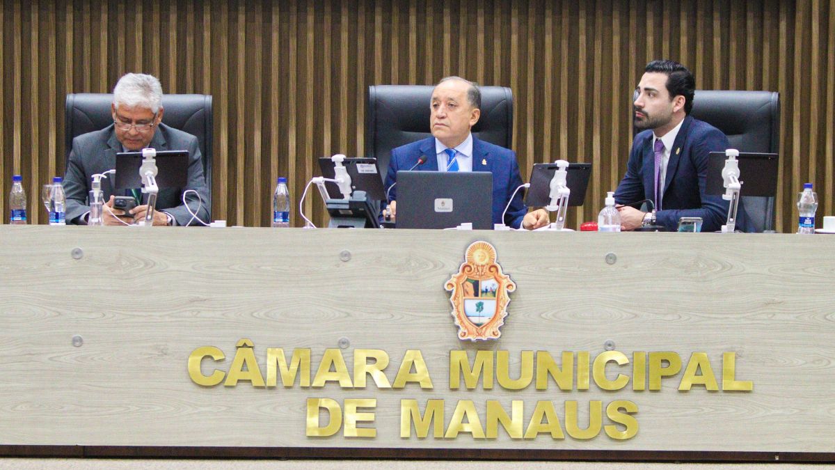 Reconhecimento aos pedagogos, valorização dos técnicos de enfermagem e propostas para a educação no trânsito marcaram a 38ª Sessão Plenária da CMM