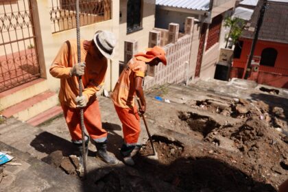 Recuperação da rede de drenagem em escadaria no bairro Japiim