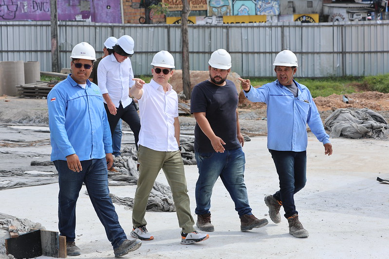 David Almeida acompanha final das obras do viaduto Rei Pelé