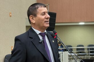 Roberto Sabino reafirma compromisso com moradores do bairro Petrópolis ao ter pedido atendido pela Seminf