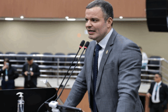 Rodrigo Sá propõe melhorias na sinalização de trânsito em Manaus