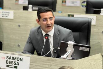 Saimon Bessa defende equilíbrio entre direitos do consumidor e desenvolvimento econômico