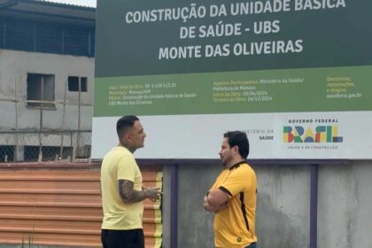 Sargento Salazar percorre bairros de Manaus e vistoria UBSs