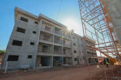 Missão do BID visita os conjuntos habitacionais do Prosamin+ e destaca o avanço das obras