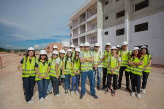Projeto ‘Tô na Obra’ leva estudantes para conhecer canteiro de obras do Prosamin+ na comunidade da Sharp, zona leste de Manaus