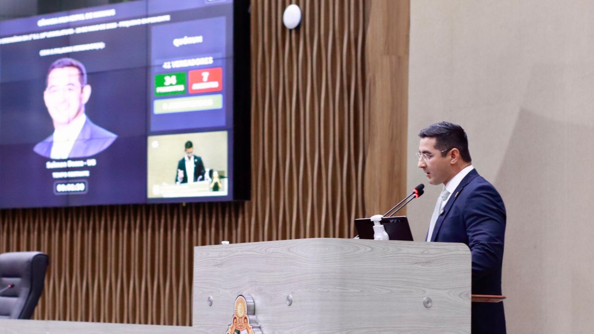 Saimon Bessa propõe gratuidade em vagas da Zona Azul para motoqueiros e entregadores em Manaus