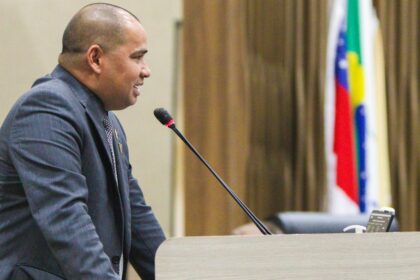 Vereador Sérgio Baré critica ensino a distância em cursos da área da saúde