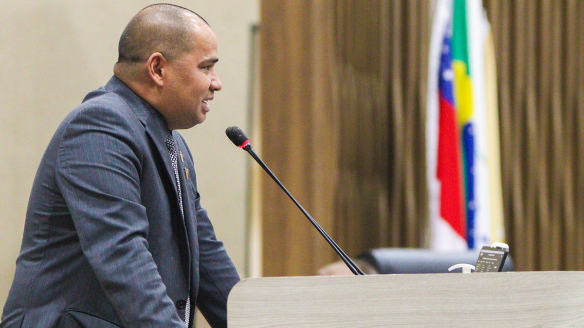 Vereador Sérgio Baré critica ensino a distância em cursos da área da saúde