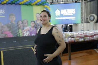 “Essa entrega é essencial”, diz uma das mães contempladas com a entrega de ‘kits bebês’ e cestas básicas