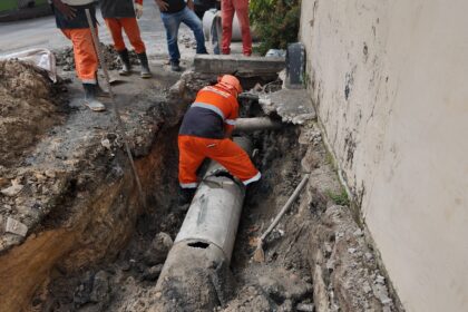 Prefeitura reforça estrutura de rede de drenagem para evitar alagamentos no bairro Petrópolis