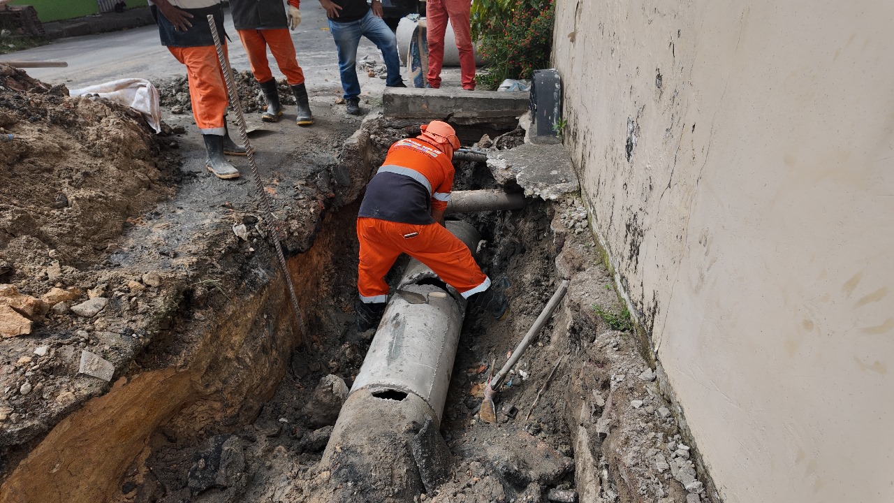 Prefeitura reforça estrutura de rede de drenagem para evitar alagamentos no bairro Petrópolis