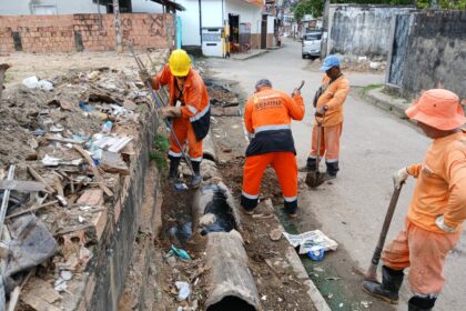 Prefeitura atua em dois pontos de drenagem no Lírio do Vale