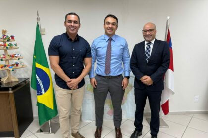 Festival de Parintins 2025: PGE-AM recebe presidente e advogado do Boi Caprichoso para tratar questões jurídicas e trabalhistas do bumbá