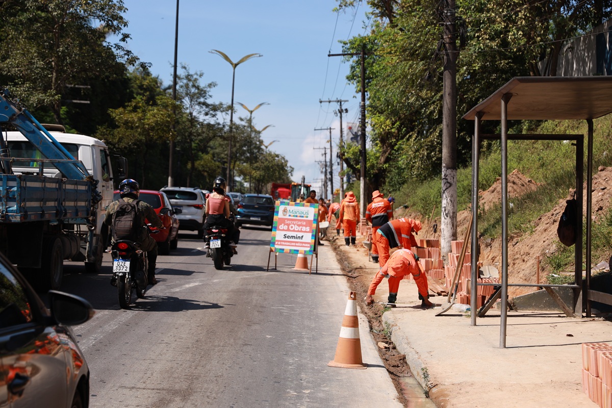 PMM atua em alargamento da calçada da avenida Rodrigo Otávio