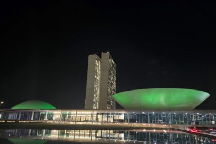 Congresso Nacional recebe iluminação verde para homenagear o Dia Nacional da Defensoria Pública