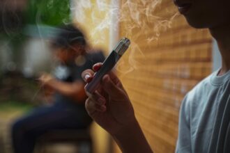 Comissão debate prejuízos do uso de cigarros eletrônicos por crianças e adolescentes