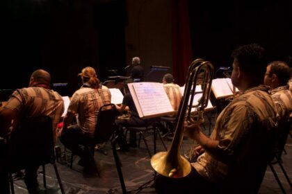 Teatro da Instalação comemora 24 anos com casa lotada e show da Amazonas Band