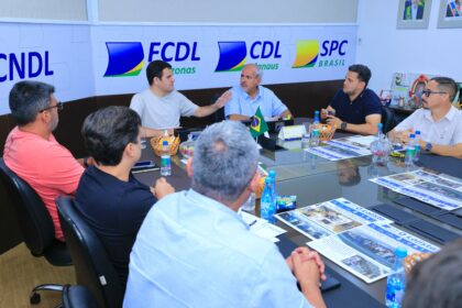 Prefeitura de Manaus alinha revitalização do Centro com CDL e reforça compromisso com lojistas e camelôs