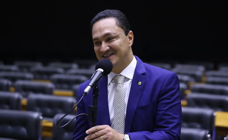 Deputado André Ferreira assume presidência da Comissão de Documentos Sigilosos da Câmara