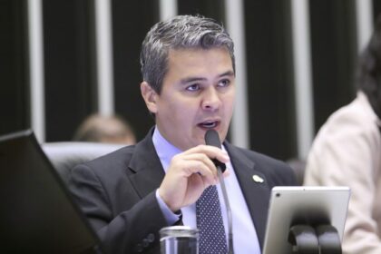 Projeto isenta de imposto as doações de montadoras feitas ao Senai