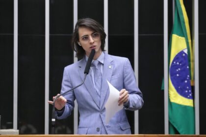 Projeto assegura embarque prioritário de profissionais de saúde em aviões em caso de urgência médica