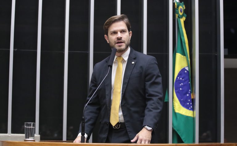 Comissão aprova obrigatoriedade de programas de reeducação para agressores de mulheres