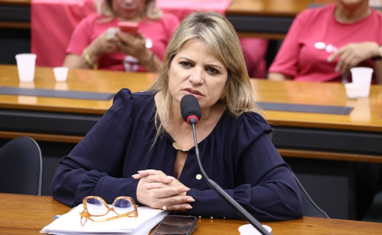 Comissão aprova projeto que determina data de validade de fácil leitura nas caixas de remédio