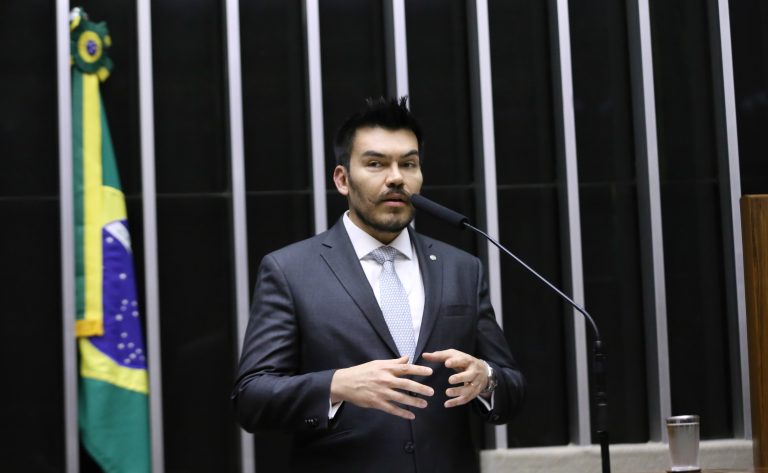 Comissão aprova direito de crianças e adolescentes visitarem parentes e amigos internados