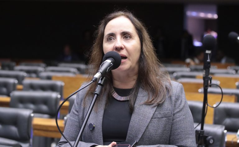 Comissão aprova projeto que reduz tributos de clínicas médicas e odontológicas
