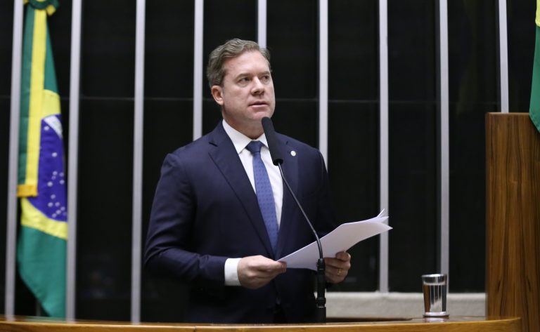 Proposta torna crime a prática ilegal de medicina veterinária